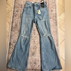 Levi 70s High Flare